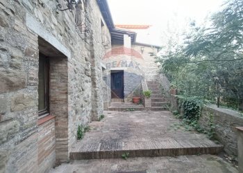 Casa all\'aperto - Casa indipendente Via San Michele
 
38, Valfabbrica - foto 2