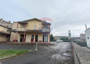 Casa all\'aperto - Locale Commerciale Piazzale Carlo Levi 14 - 15
 
14-15, Fabro - foto 9