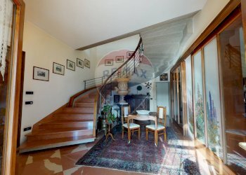 Scale - Villa Perugia - foto 4