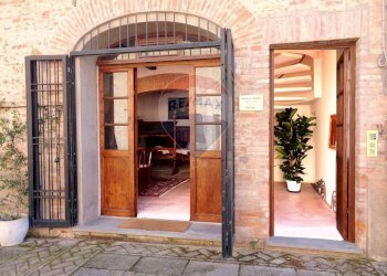 Cantina - Casa indipendente Viale Vittorio Veneto
 
4, Marsciano - foto 3