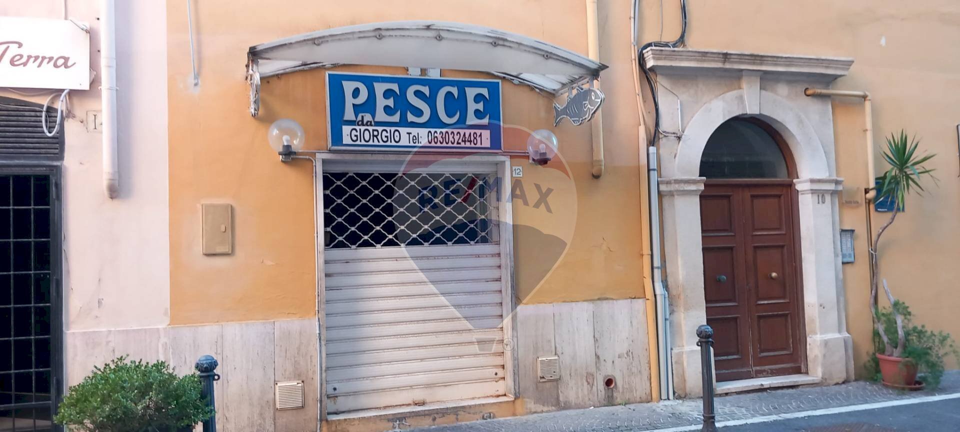 Edificio all\'aperto - Locale Commerciale Via Porto Neroniano
 
12, Anzio - foto 1