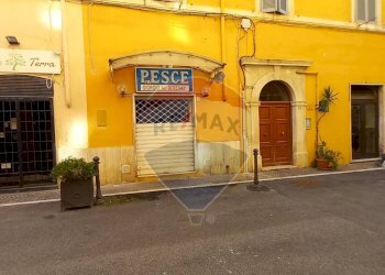 Edificio all\'aperto - Locale Commerciale Via Porto Neroniano
 
12, Anzio - foto 4