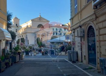 Edificio all\'aperto - Locale Commerciale Via Porto Neroniano
 
12, Anzio - foto 5