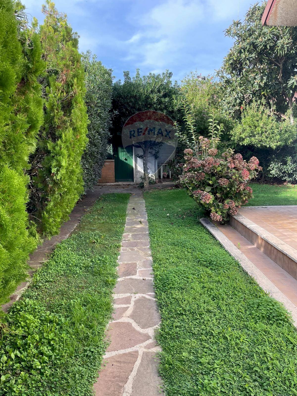 Giardino - Villa VIA TRONTO
 
33, Ardea - photo 3