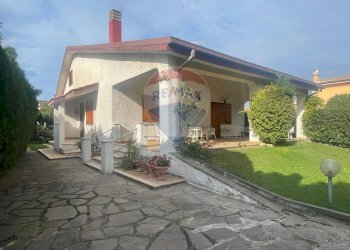 Casa all\'aperto - Villa VIA TRONTO
 
33, Ardea - photo 1