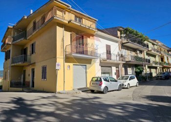 Edificio all\'aperto - Trilocale Via Serrone
 
2, Centola - foto 1