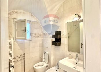 Bagno - Quadrilocale Piazza Vittorio Emanuele III
 
21, Cisternino - foto 6