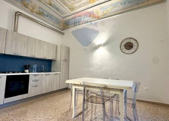 Sala da pranzo - Quadrilocale Piazza Vittorio Emanuele III
 
21, Cisternino - foto 19