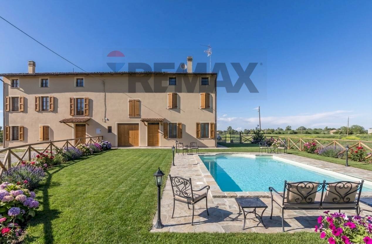 Piscina - Casa indipendente Strada della Cisa
 
78, Brescello - foto 1