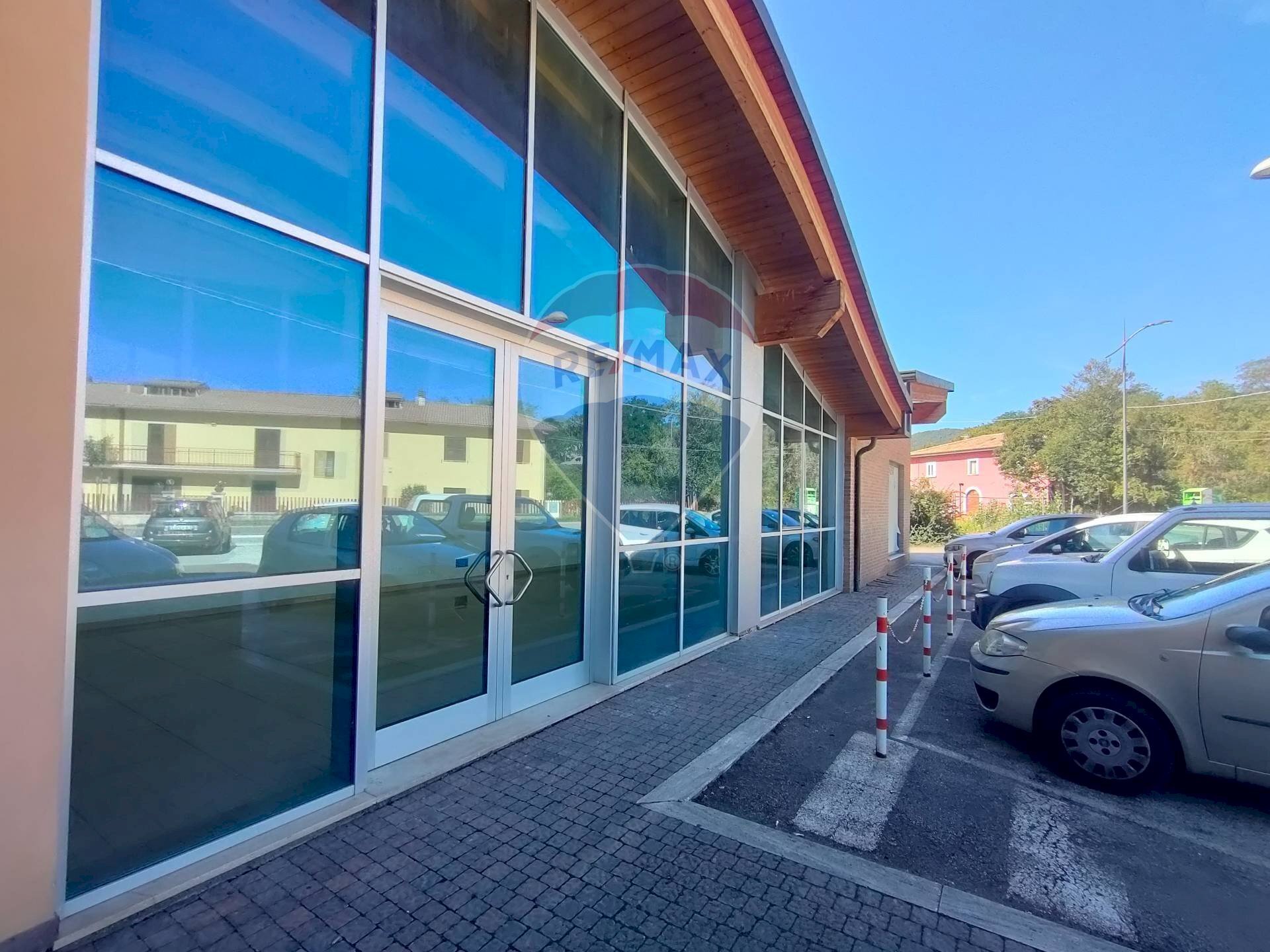 Esterno vetrine locale - Commercial Premises via roma
1, Scoppito - photo 3