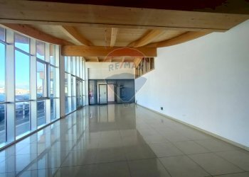 Interno locale - Locale Commerciale via roma
 
1, Scoppito - foto 5