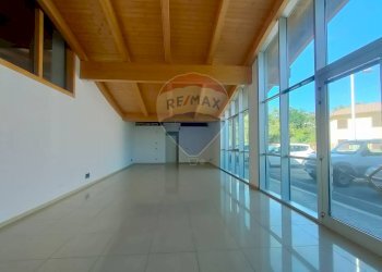 Interno locale commerciale - Locale Commerciale via roma
 
1, Scoppito - foto 9