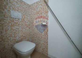 Wc di servizio - Locale Commerciale via roma
 
1, Scoppito - foto 14