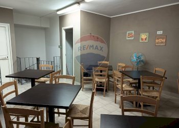 Sala da pranzo - Attività Commerciale Napoli - foto 11