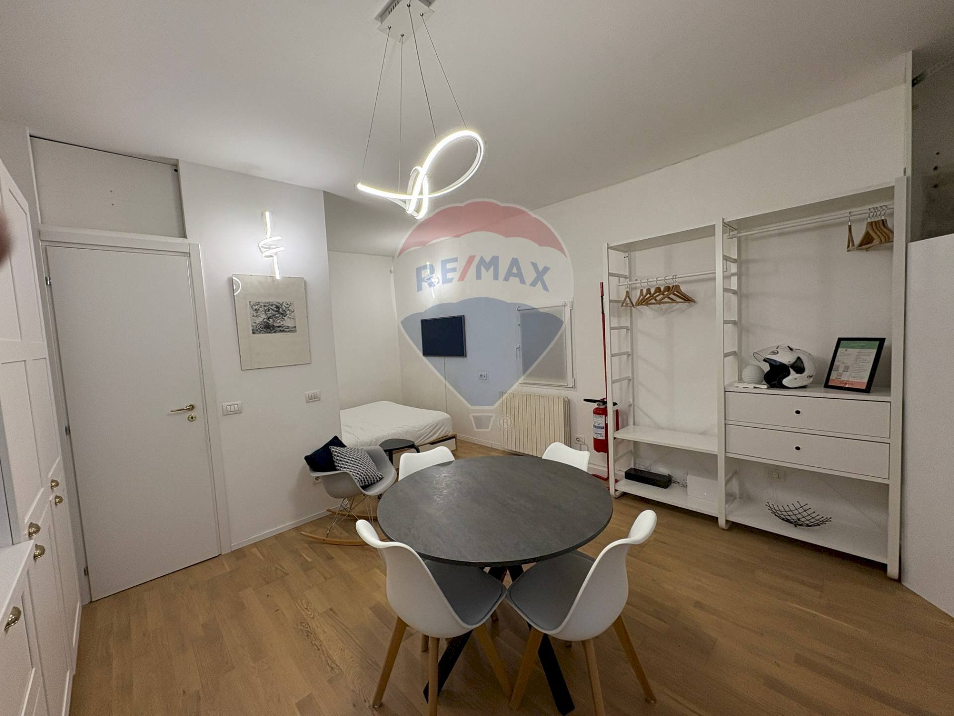 Sala da pranzo - Monolocale via lodovico il moro
 
135, Milano - foto 3