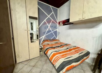 Camera / camera da letto - One-room apartment via Binasco
 
40, Casarile - photo 10