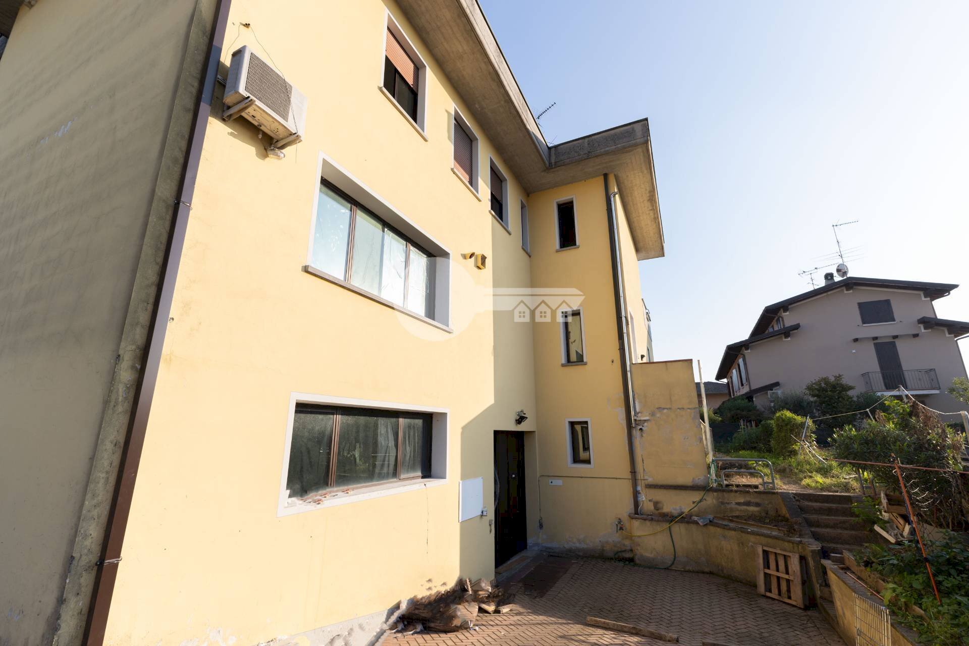 Foto 2 - Commercial Premises via tito speri
 
331, Leno - photo 2