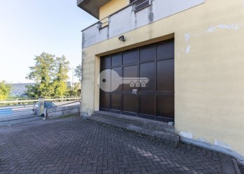 Foto 4 - Locale Commerciale via tito speri
331, Leno - foto 4