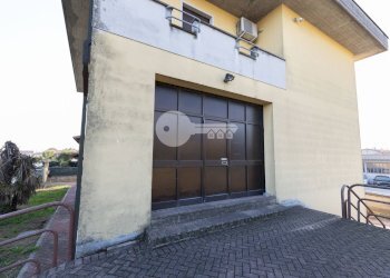 Foto 5 - Locale Commerciale via tito speri
331, Leno - foto 5