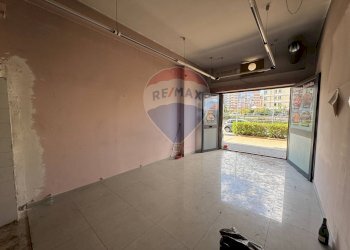 Stanza vuota - Locale Commerciale Viale Regione Siciliana Nord Ovest
 
2617, Palermo - foto 15