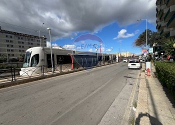 Edificio all\'aperto - Locale Commerciale Viale Regione Siciliana Nord Ovest
 
2617, Palermo - foto 23