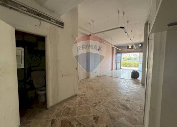 Parcheggio - Locale Commerciale Viale Regione Siciliana Nord Ovest
 
2617, Palermo - foto 6