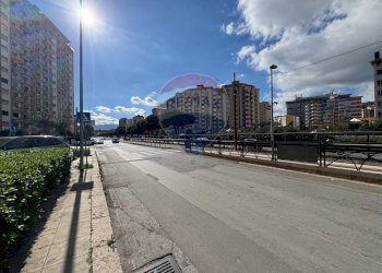 Edificio all\'aperto - Locale Commerciale Viale Regione Siciliana Nord Ovest
 
2617, Palermo - foto 24