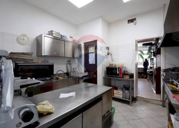 Cucina - Locale Commerciale Via Palmiro Togliatti
 
6-8, Polignano a Mare - foto 10