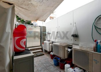 Terrazza - Locale Commerciale Via Palmiro Togliatti
 
6-8, Polignano a Mare - foto 14