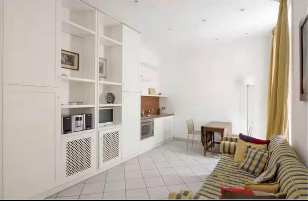 Salone - Trilocale via di Panico, 39, Roma (zona Centro Storico) - foto 3