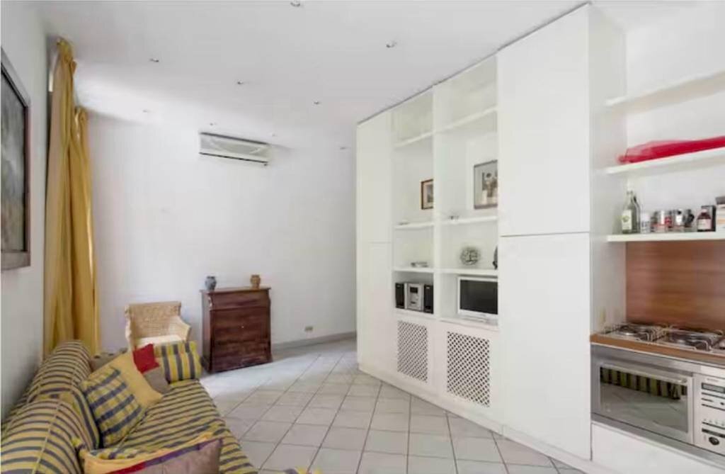 Salone - Trilocale via di Panico, 39, Roma (zona Centro Storico) - foto 1