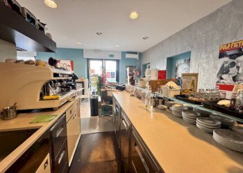 Interno non residenziale - Bar Tavola Calda - Fredda via Scuole, Borgomanero - foto 5