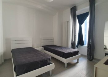 Camera da letto - Bilocale via Nizza, 84, Torino (zona San Salvario) - foto 7