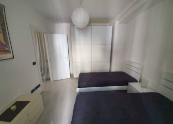 Camera da letto - Bilocale via Nizza, 84, Torino (zona San Salvario) - foto 8