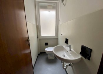 Bagno - Ufficio via alla Porta degli Archi, 10, Genova (zona Carignano) - foto 7