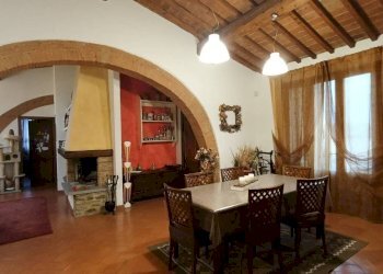 Sala da pranzo - Quadrilocale via Michelangelo Buonarroti, Montelupo Fiorentino - foto 4