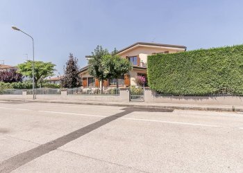 Foto 71 - Villa Via Gallerani
 
2, Terre del Reno - foto 71