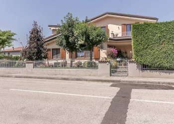 Foto 72 - Villa Via Gallerani
 
2, Terre del Reno - foto 72