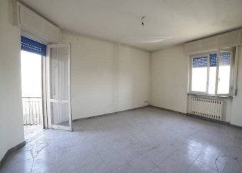 Camera da letto - Bilocale via Montegrappa, 9, Calvignasco - foto 3