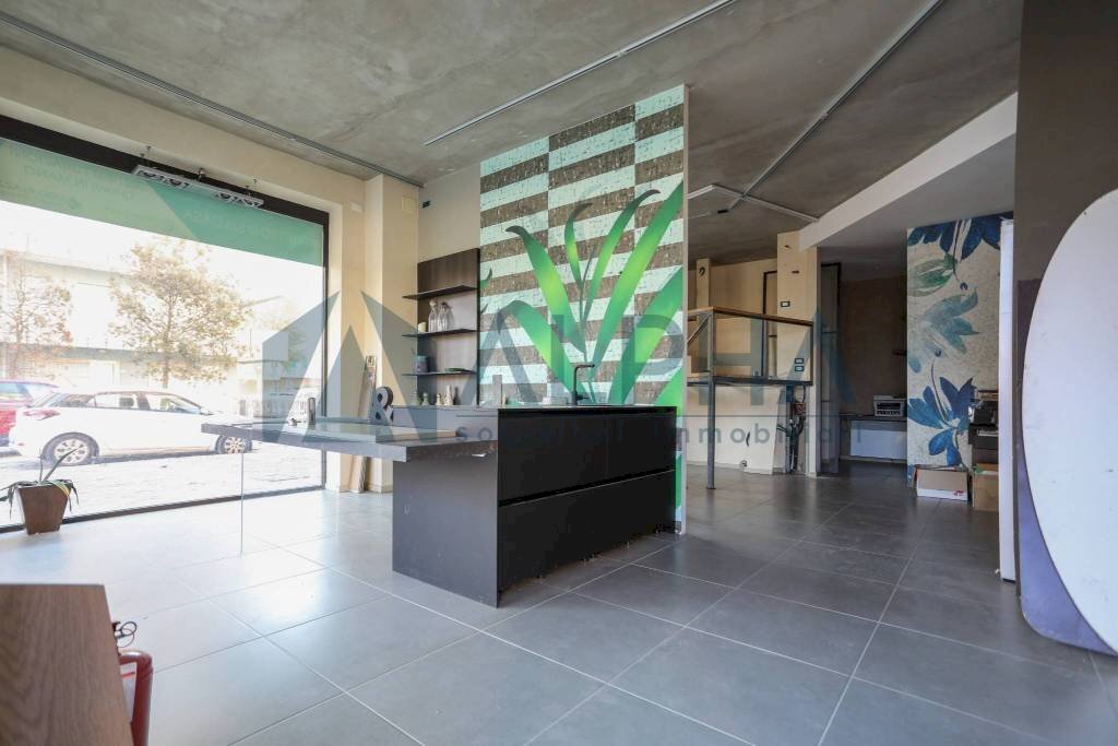 Interno non residenziale - Shop viale Antonio Canova, Cesenatico - photo 1