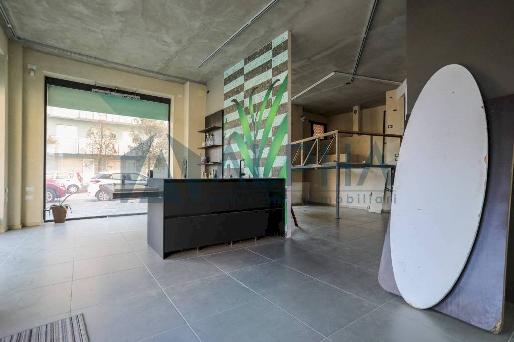 Interno non residenziale - Shop viale Antonio Canova, Cesenatico - photo 2