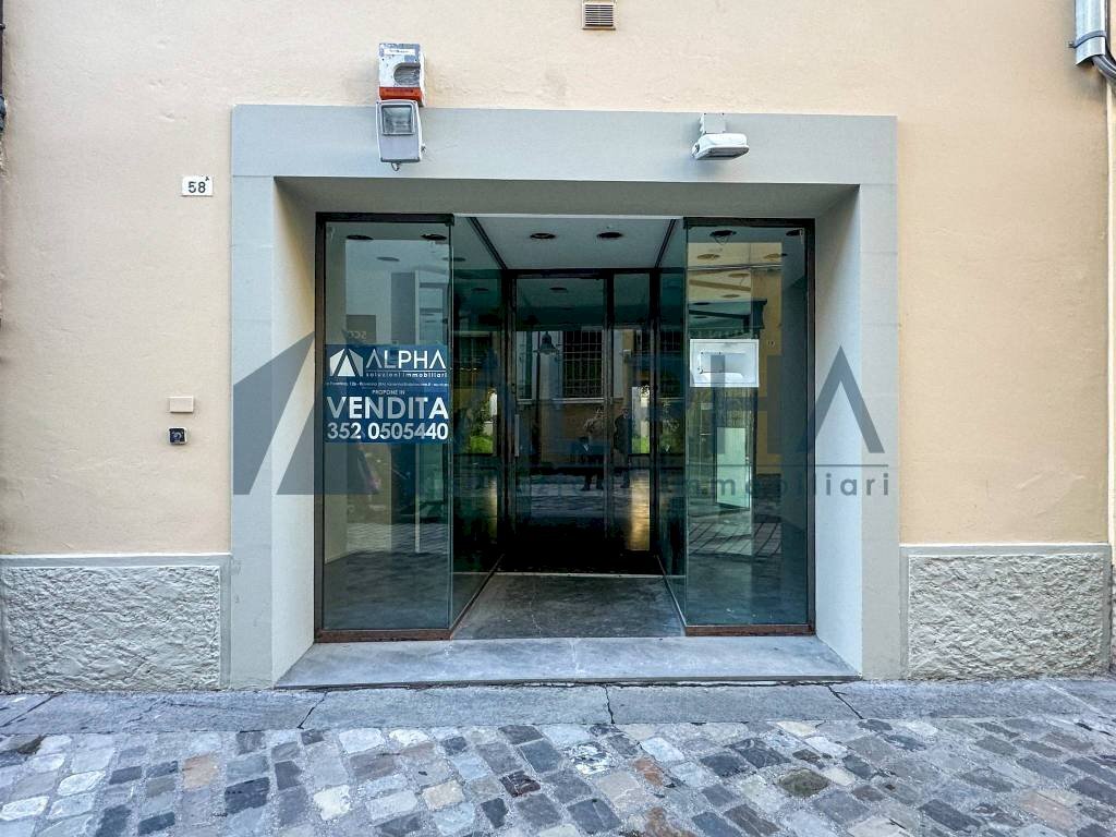 Ingresso - Commercial Activity via Camillo Benso di Cavour, Ravenna - photo 1
