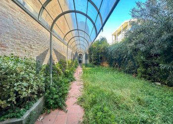 Giardino - Commercial Activity via Camillo Benso di Cavour, Ravenna - photo 3