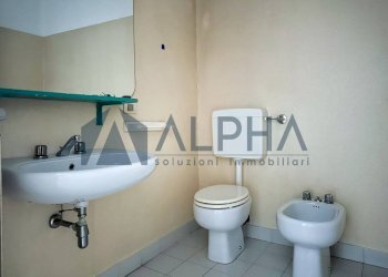 Bagno - Commercial Activity via Camillo Benso di Cavour, Ravenna - photo 11