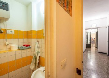 Bagno - Ufficio via al Ponte Reale, 1, Genova (zona Centro Storico) - foto 11