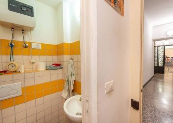 Bagno - Ufficio via al Ponte Reale, 1, Genova (zona Centro Storico) - foto 12