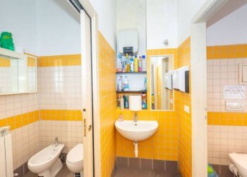 Bagno - Ufficio via al Ponte Reale, 1, Genova (zona Centro Storico) - foto 27