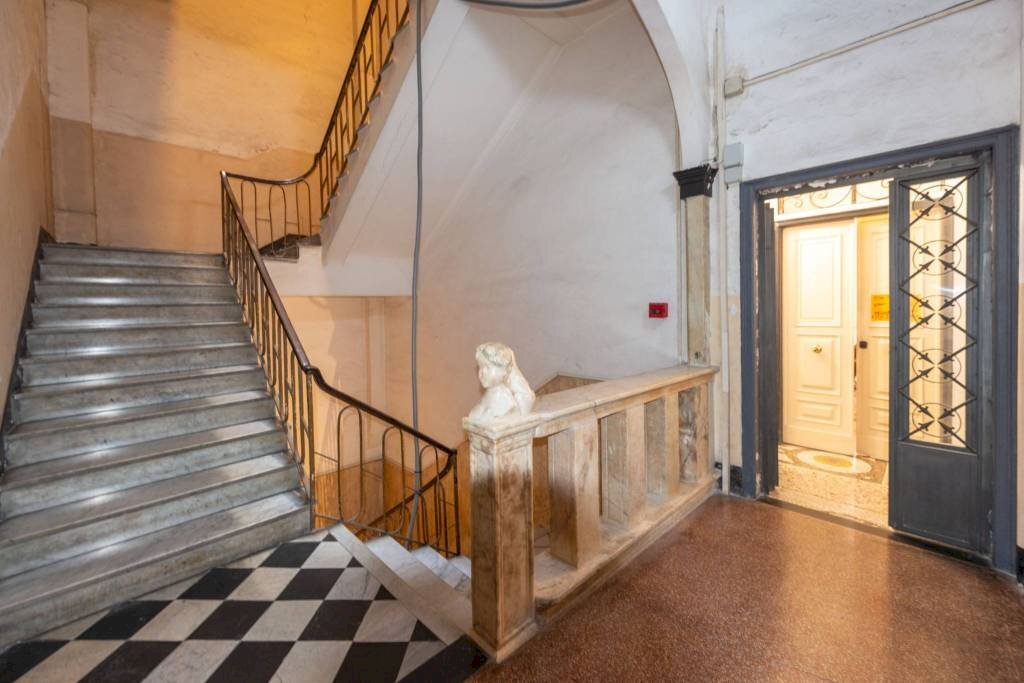 Interno palazzo - Office via al Ponte Reale, 1, Genova (neighborhood Centro Storico) - photo 3
