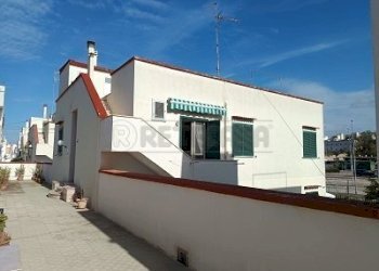 02.jpg - Semi-detached house Via Udine 172, Gallipoli - photo 1