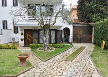 Fiumicino, Fregene - villa indipendente - Villa a Schiera Via Fiorenzuola di Focara, Fiumicino - foto 1